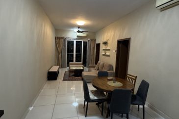 Royal Regent Sri Putramas III