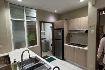 Royal Regent Sri Putramas III