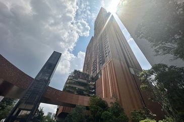 Menara EcoWorld (The Stride Strata Office @ BBCC)