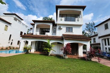 Seksyen 10 Kota Damansara Bungalow for Rent