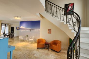 Seksyen 10 Kota Damansara Bungalow for Rent