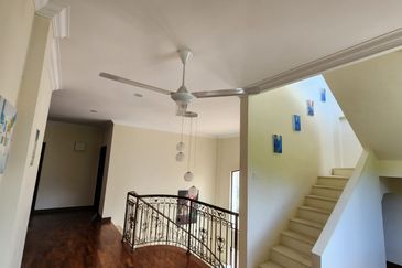 Seksyen 10 Kota Damansara Bungalow for Rent