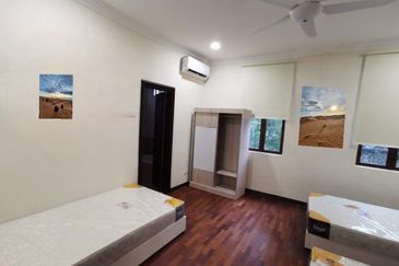 Seksyen 10 Kota Damansara Bungalow for Rent