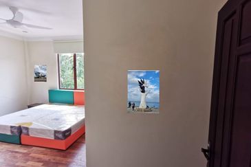 Seksyen 10 Kota Damansara Bungalow for Rent