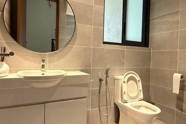 Bukit Pantai (Pantai Hill)