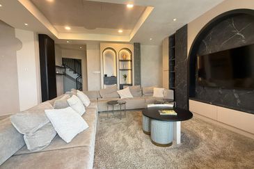 Bukit Pantai (Pantai Hill)