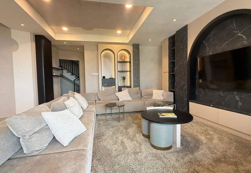 Bukit Pantai (Pantai Hill)