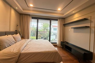 Bukit Pantai (Pantai Hill)