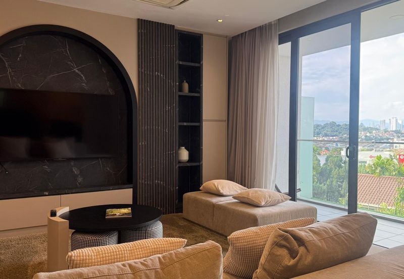 Bukit Pantai (Pantai Hill)