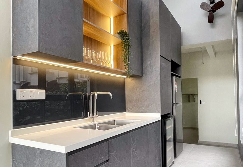 Bukit Pantai (Pantai Hill)