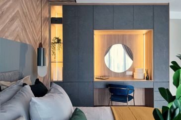 Bukit Pantai (Pantai Hill)