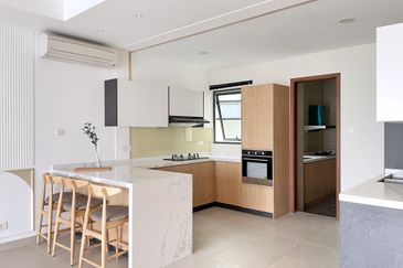 Bukit Pantai (Pantai Hill)