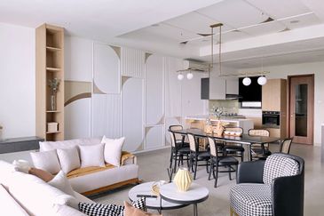 Bukit Pantai (Pantai Hill)