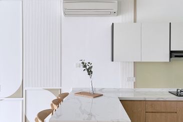 Bukit Pantai (Pantai Hill)