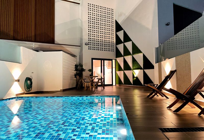 Bukit Pantai (Pantai Hill)