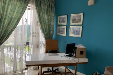 16 Quartz Melawati Condominium