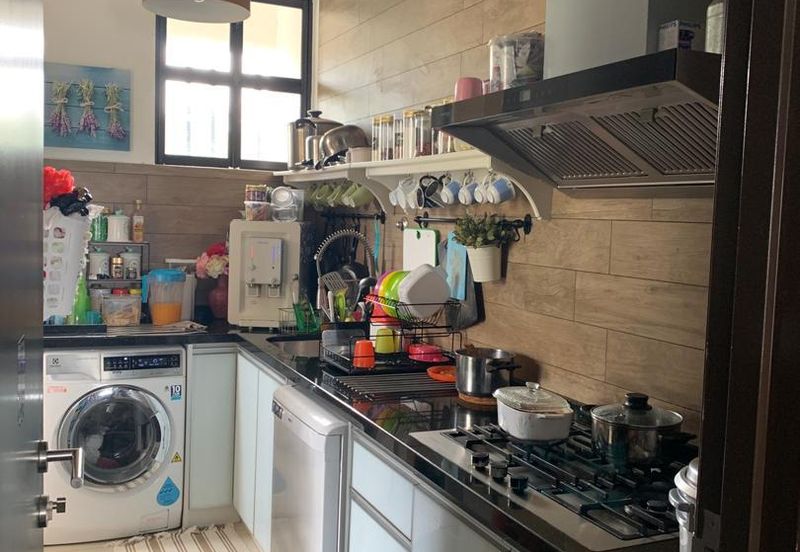 16 Quartz Melawati Condominium