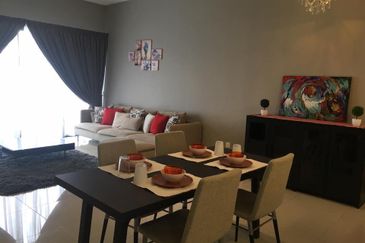 16 Quartz Melawati Condominium