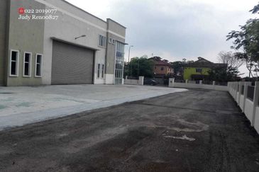 SEMI-DETACHED FACTORY @ SEK 23 SHAH ALAM INDUSTRIAL HUD
