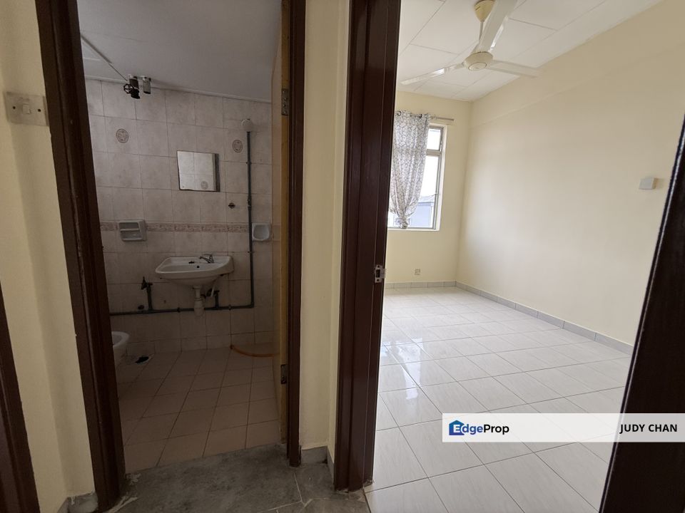 Goodyear Court 10 Basic Unit @ Usj15 Subang Jaya, Selangor, Subang Jaya