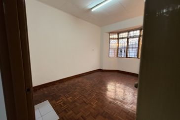 Subang Perdana Goodyear Court 10