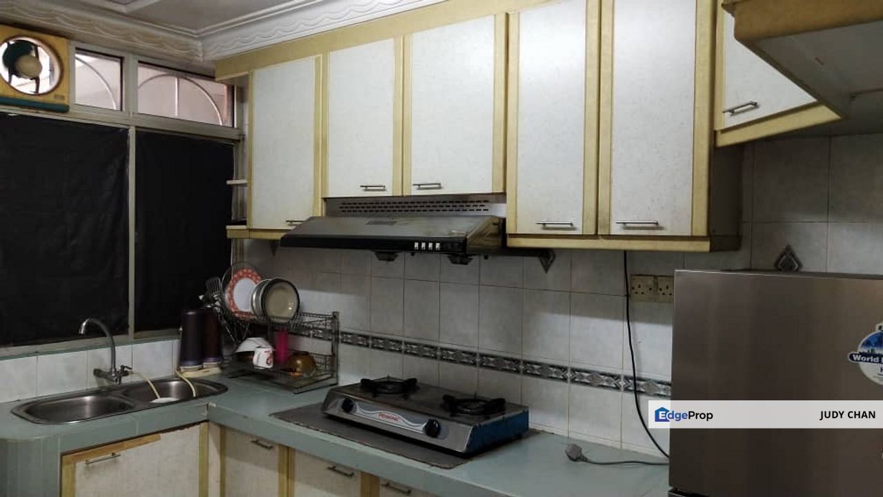 Goodyear Court 10 Usj15 SELLING CHEAP BU1000sf Rm340K!, Selangor, Subang Jaya