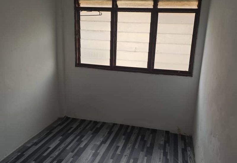SS 13 Walk-up 2Rooms1Bath Flat  Jalan SS 13/1, SS13, Subang Jaya, Selangor
