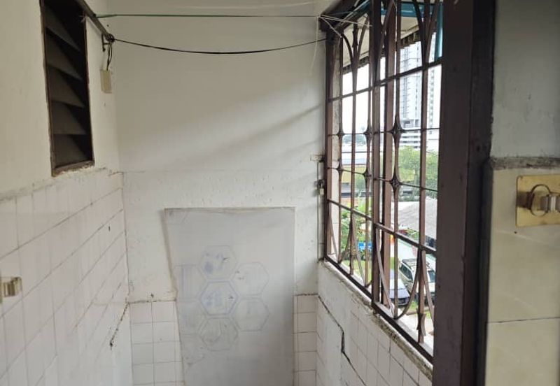 SS 13 Walk-up 2Rooms1Bath Flat  Jalan SS 13/1, SS13, Subang Jaya, Selangor