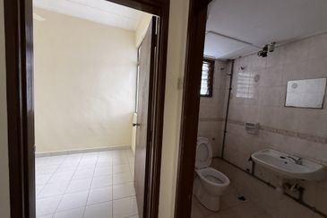 Subang Perdana Goodyear Court 10