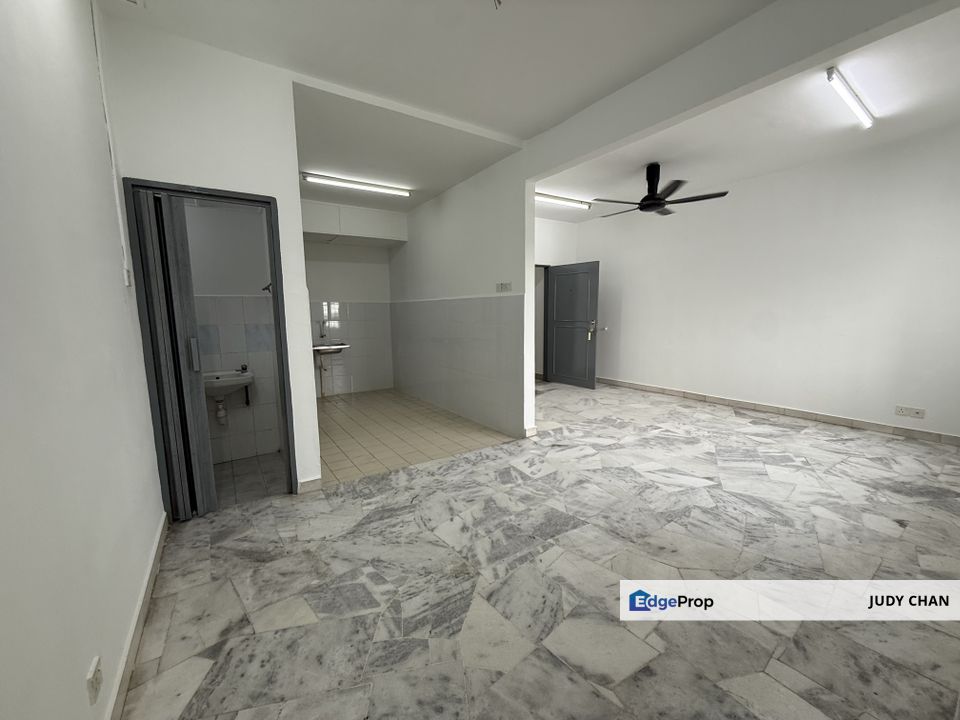 USJ22 FAIRVILLE APT  Bu900sf 3R2B with lift , Selangor, USJ