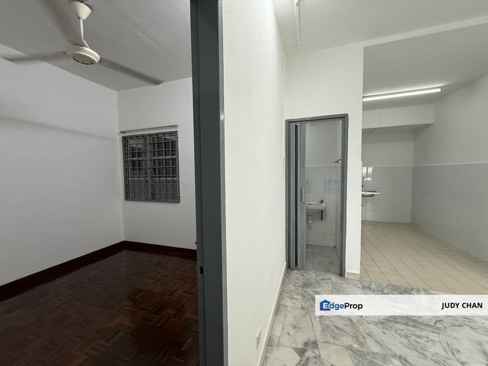 USJ22 FAIRVILLE APT  Bu900sf 3R2B with lift , Selangor, USJ