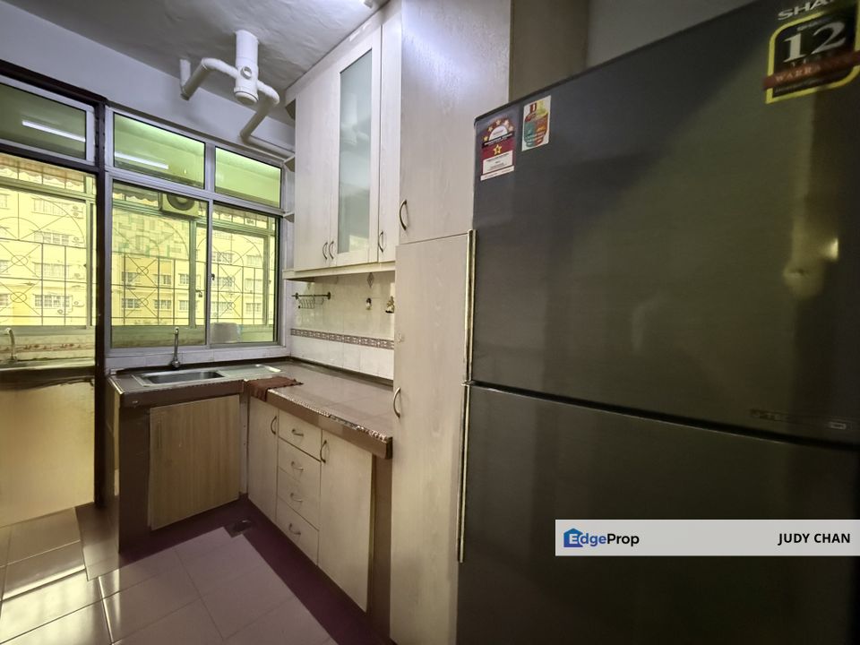 Goodyear Court 10 3r2b Bu1100sf Part Furnished, Selangor, Subang Jaya