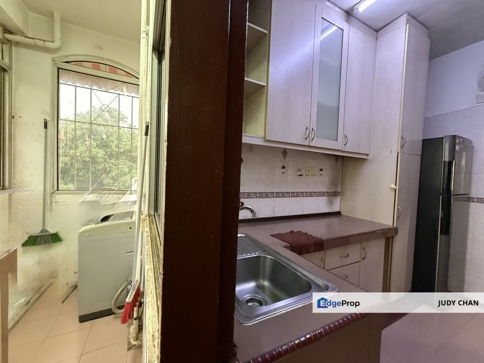 Goodyear Court 10 3r2b Bu1100sf Part Furnished, Selangor, Subang Jaya