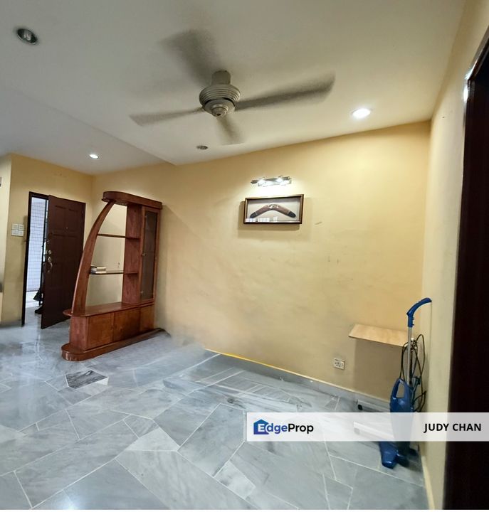 Goodyear Court 10 3r2b Bu1100sf Part Furnished, Selangor, Subang Jaya
