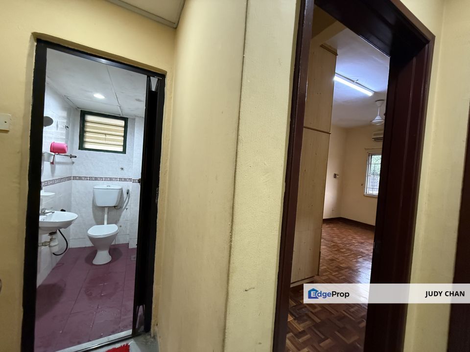 Goodyear Court 10 3r2b Bu1100sf Part Furnished, Selangor, Subang Jaya