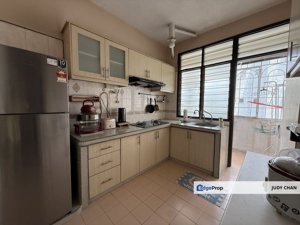 Goodyear Court 10 3r2b Bu1100sf F/Furnished, Selangor, Subang Jaya