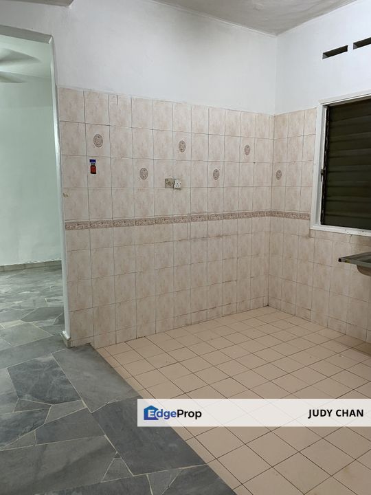 Goodyear Court 10 Basic Unit @ Usj15 Subang Jaya, Selangor, Subang Jaya