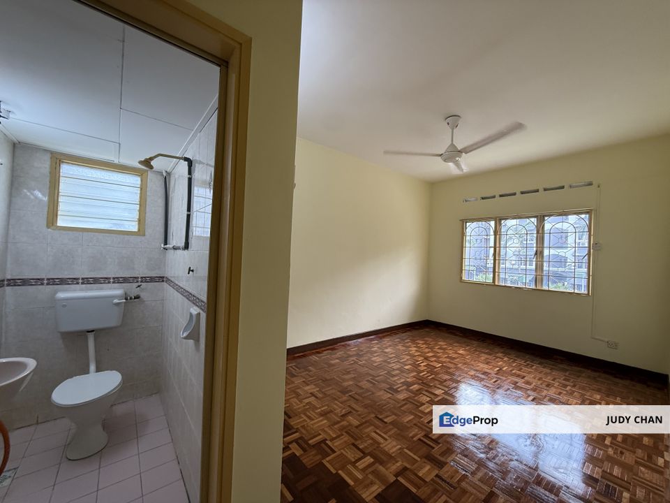 Goodyear Court 10 @ USJ15 Subang Jaya -Part Furnished, Selangor, Subang Jaya