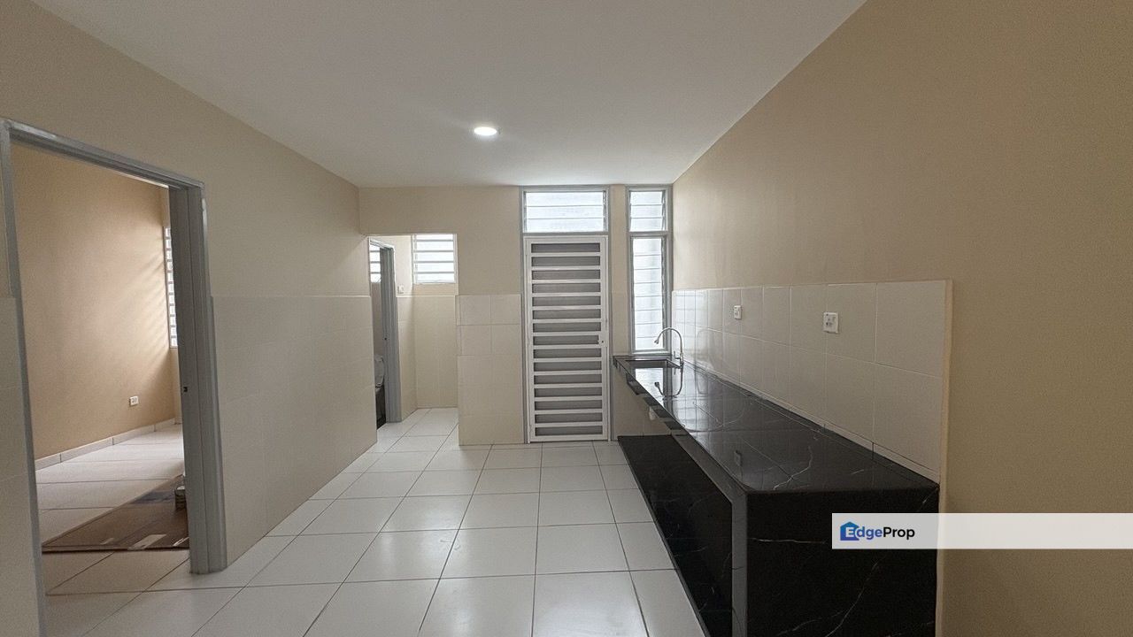 2  Car park, Partially Furnish Kristal View near UITM Shah Alam, Selangor, Shah Alam