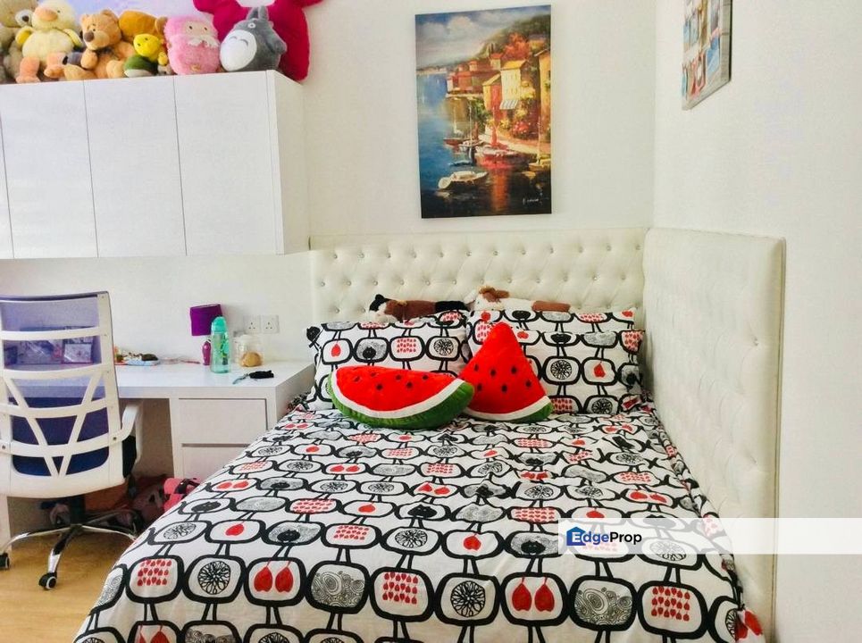 Freehold, Fully Furnish 2.5 Storey superlink, Bandar Bukit Raja klang, Selangor, Klang