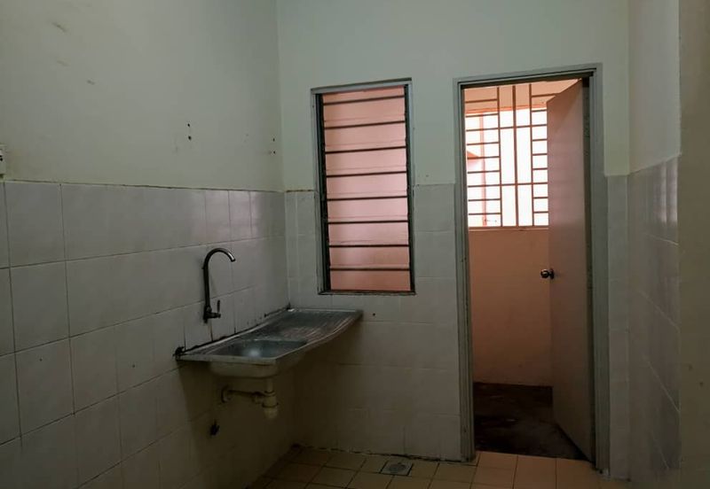 Residensi Bistaria, Ukay Bistari