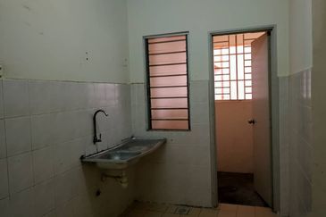 Residensi Bistaria, Ukay Bistari