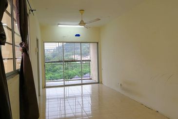 Residensi Bistaria, Ukay Bistari