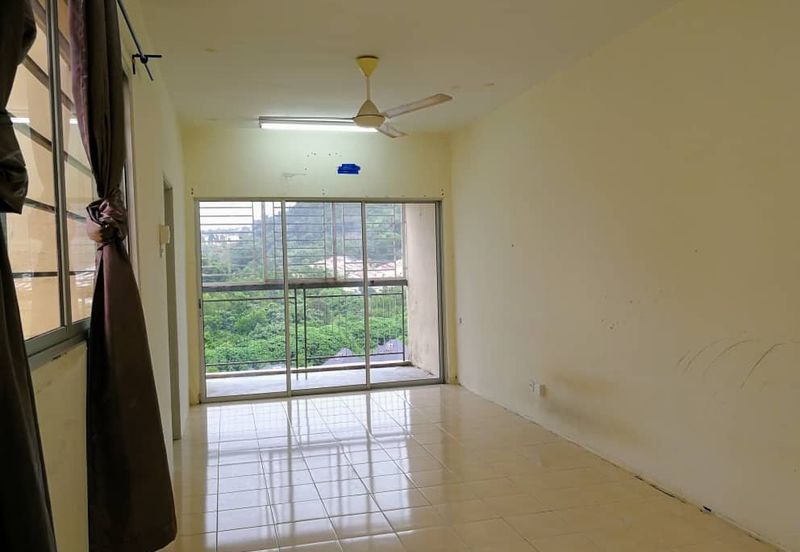 Residensi Bistaria, Ukay Bistari