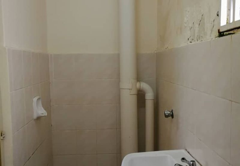 Residensi Bistaria, Ukay Bistari