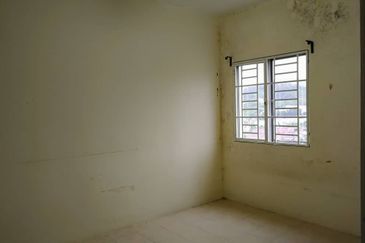 Residensi Bistaria, Ukay Bistari