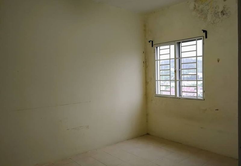 Residensi Bistaria, Ukay Bistari