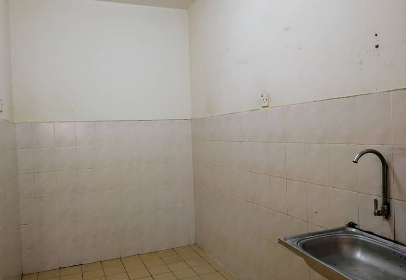 Residensi Bistaria, Ukay Bistari