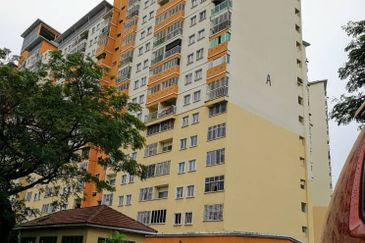 Residensi Bistaria, Ukay Bistari