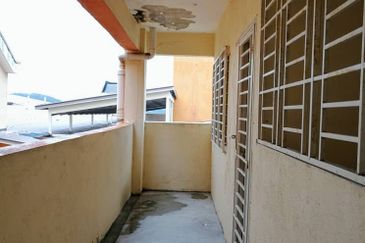 Residensi Bistaria, Ukay Bistari